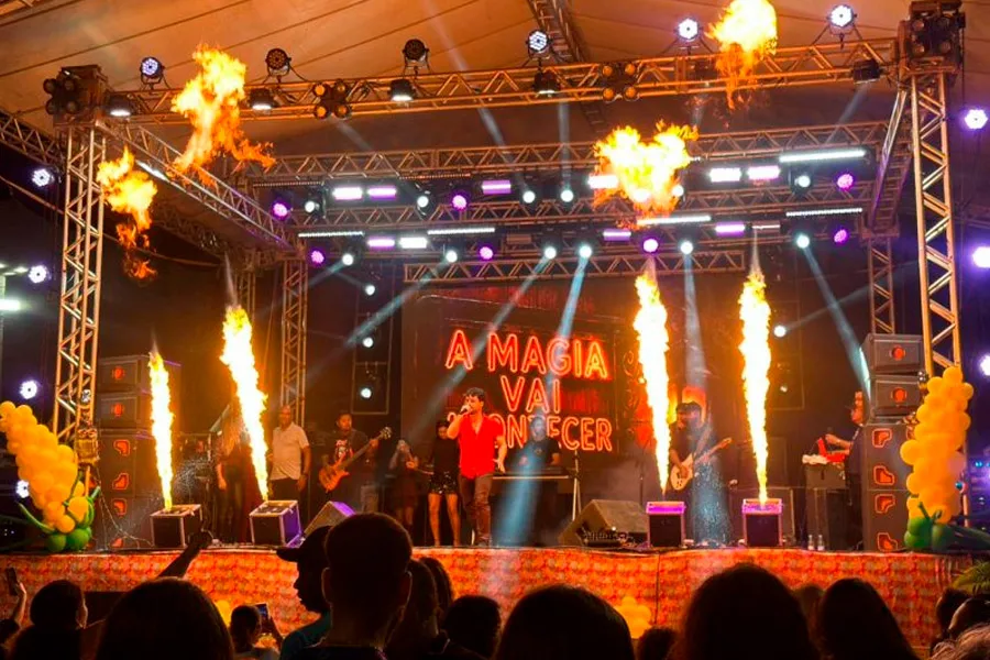 Praça lotada, ritmos variados e a energia contagiante marcam a segunda noite do 29º Forró do Peroá