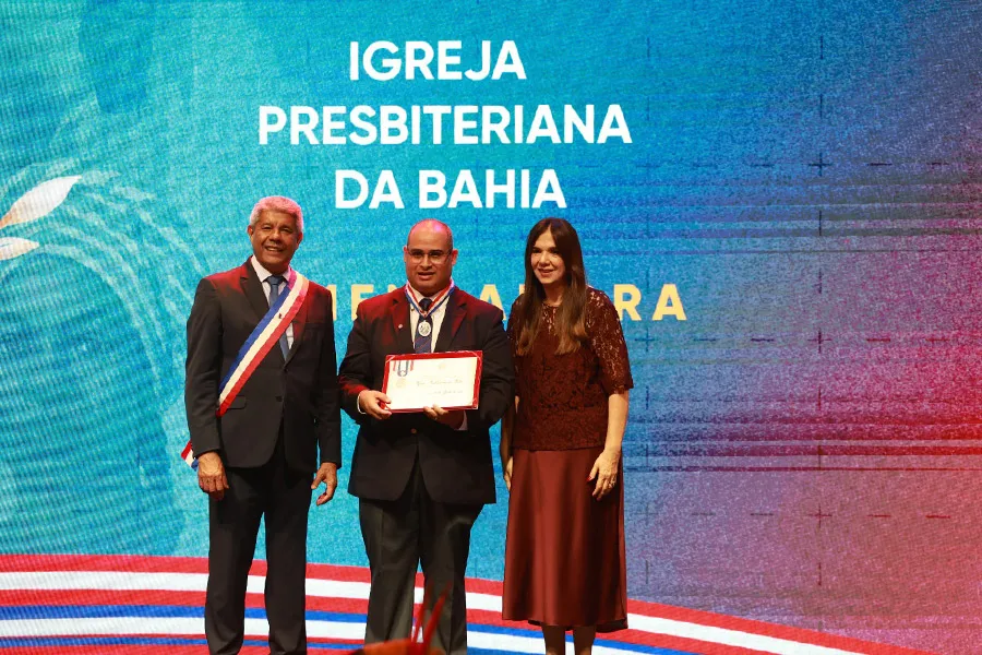 Comenda da Ordem 2 de Julho reconhece personalidades e instituições que fortalecem a liberdade, a democracia e a soberania nacional Comenda da Ordem 2 de Julho reconhece personalidades e instituições que fortalecem a liberdade, a democracia e a soberania nacional