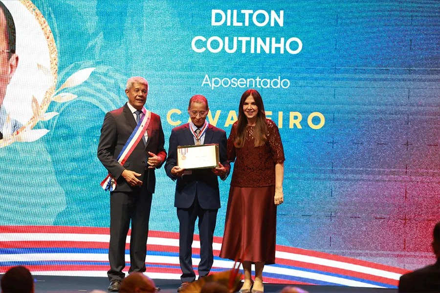 Comenda da Ordem 2 de Julho reconhece personalidades e instituições que fortalecem a liberdade, a democracia e a soberania nacional Comenda da Ordem 2 de Julho reconhece personalidades e instituições que fortalecem a liberdade, a democracia e a soberania nacional