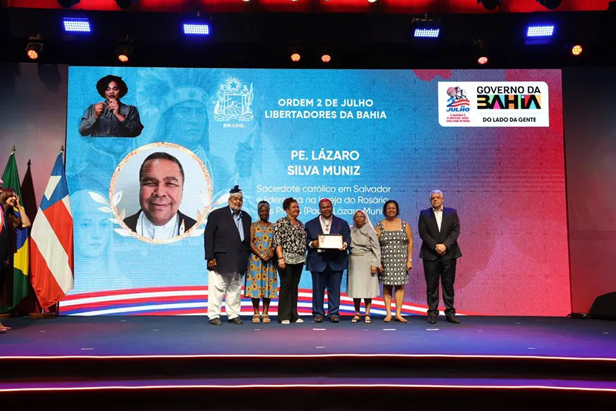 Comenda da Ordem 2 de Julho reconhece personalidades e instituições que fortalecem a liberdade, a democracia e a soberania nacional Comenda da Ordem 2 de Julho reconhece personalidades e instituições que fortalecem a liberdade, a democracia e a soberania nacional