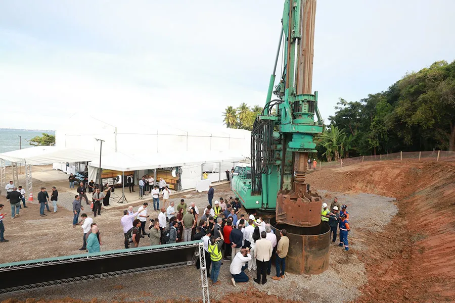 Lula e Jerônimo participam de ato simbólico para cravação da primeira estaca da Ponte Salvador–Ilha de Itaparica Lula e Jerônimo participam de ato simbólico para cravação da primeira estaca da Ponte Salvador–Ilha de Itaparica