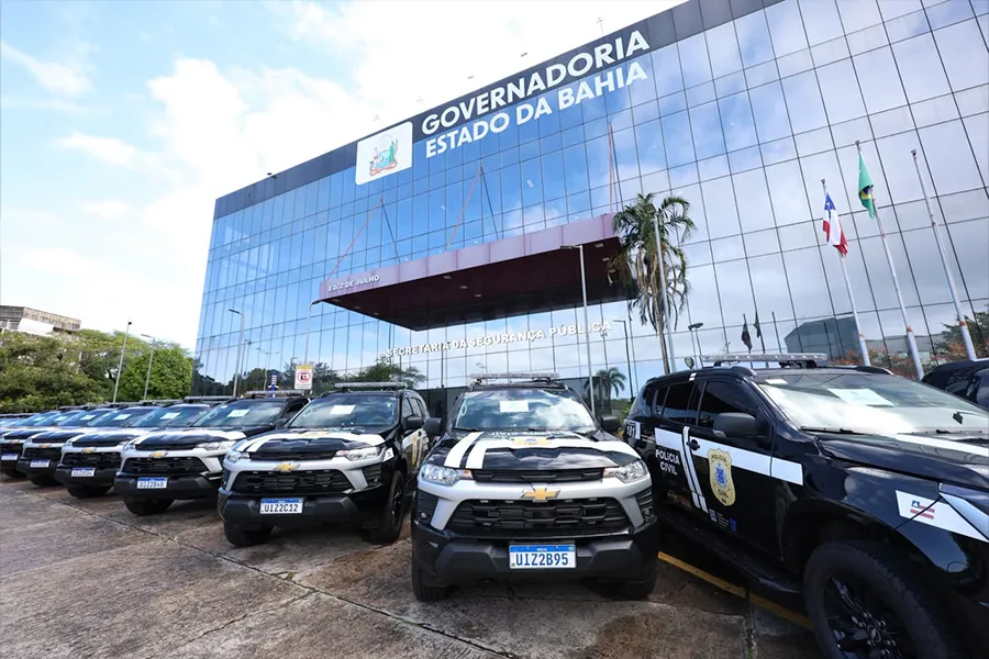 Governo do Estado amplia frota da Polícia Civil com 54 viaturas e requalifica unidade do Detran em Maragogipe