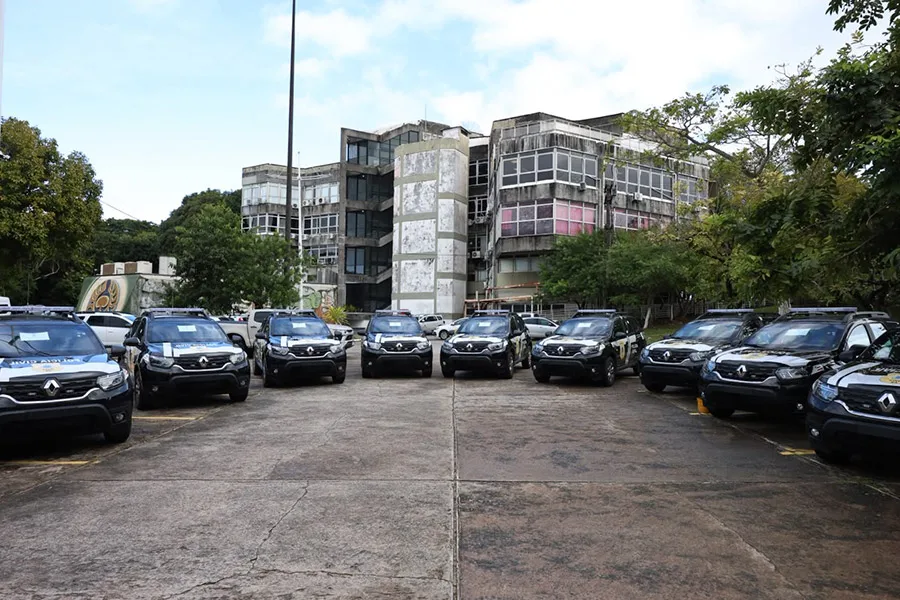 Governo do Estado amplia frota da Polícia Civil com 54 viaturas e requalifica unidade do Detran em Maragogipe Governo do Estado amplia frota da Polícia Civil com 54 viaturas e requalifica unidade do Detran em Maragogipe