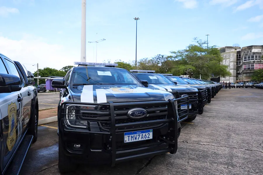 Governo do Estado amplia frota da Polícia Civil com 54 viaturas e requalifica unidade do Detran em Maragogipe Governo do Estado amplia frota da Polícia Civil com 54 viaturas e requalifica unidade do Detran em Maragogipe