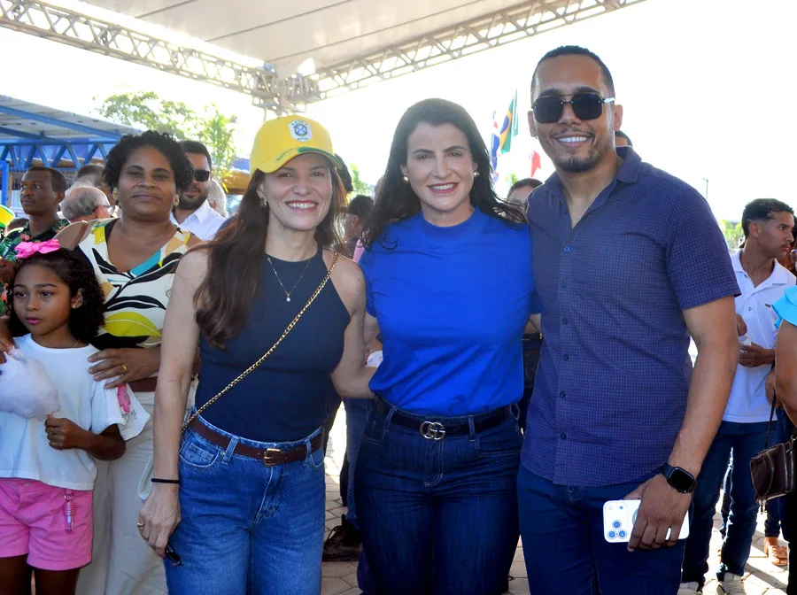 Prefeitura entrega Complexo da Educação e pavimentação de 9 ruas em Posto da Mata Prefeitura entrega Complexo da Educação e pavimentação de 9 ruas em Posto da Mata