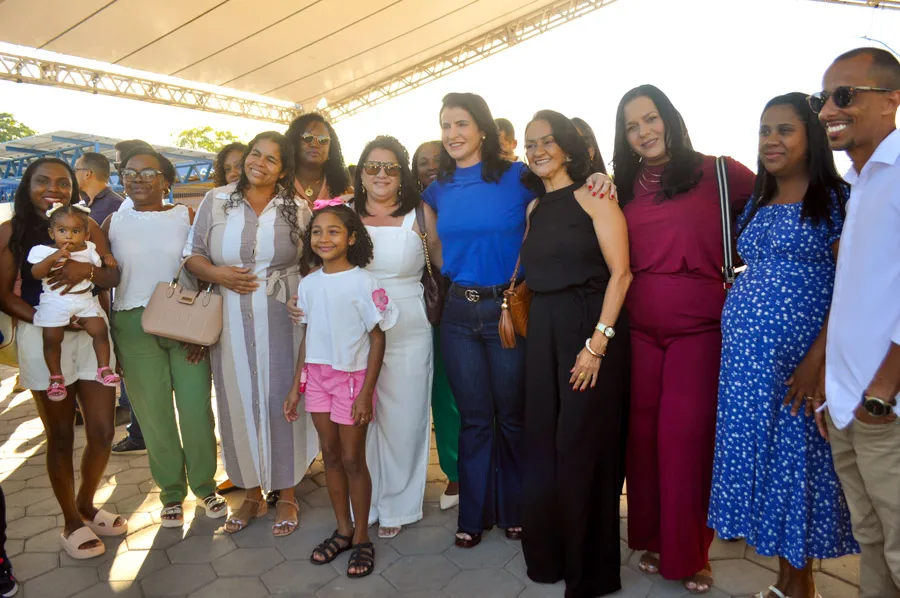 Prefeitura entrega Complexo da Educação e pavimentação de 9 ruas em Posto da Mata Prefeitura entrega Complexo da Educação e pavimentação de 9 ruas em Posto da Mata