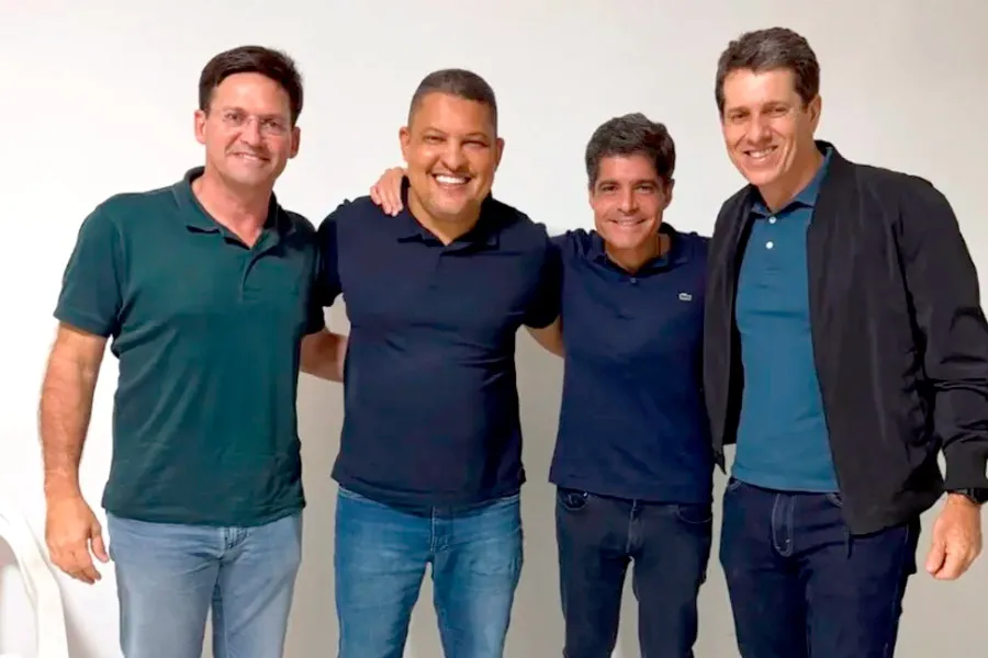 Bastidores revelam novo capítulo na relação política entre ACM Neto e Jonatas Santos Bastidores revelam novo capítulo na relação política entre ACM Neto e Jonatas Santos