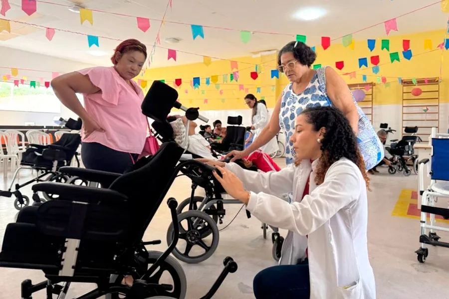 CER IV amplia autonomia de pacientes com entrega de equipamentos de tecnologia assistiva