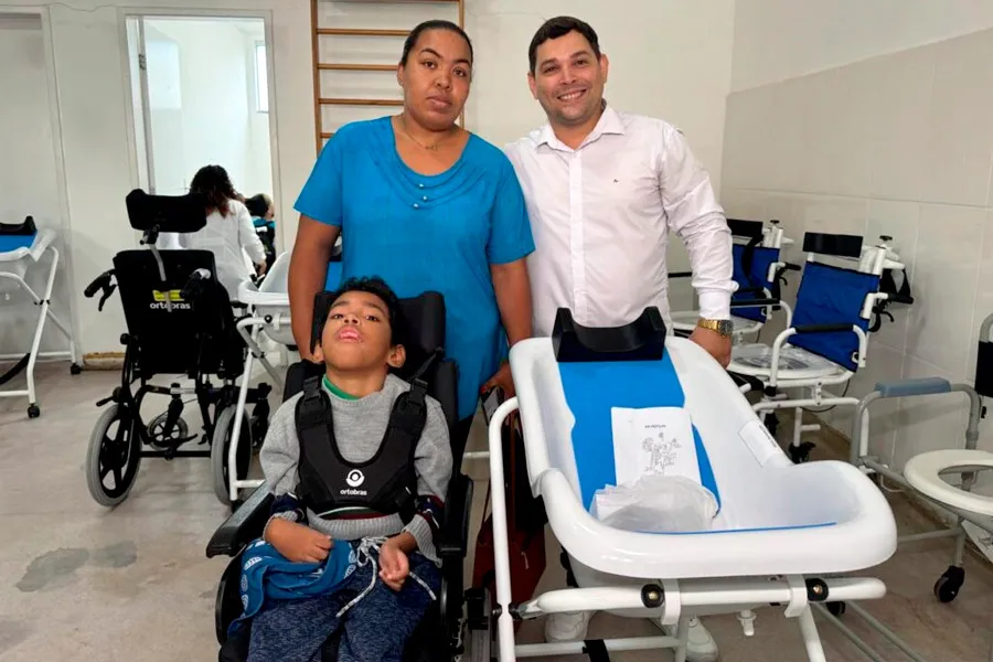 CER IV amplia autonomia de pacientes com entrega de equipamentos de tecnologia assistiva