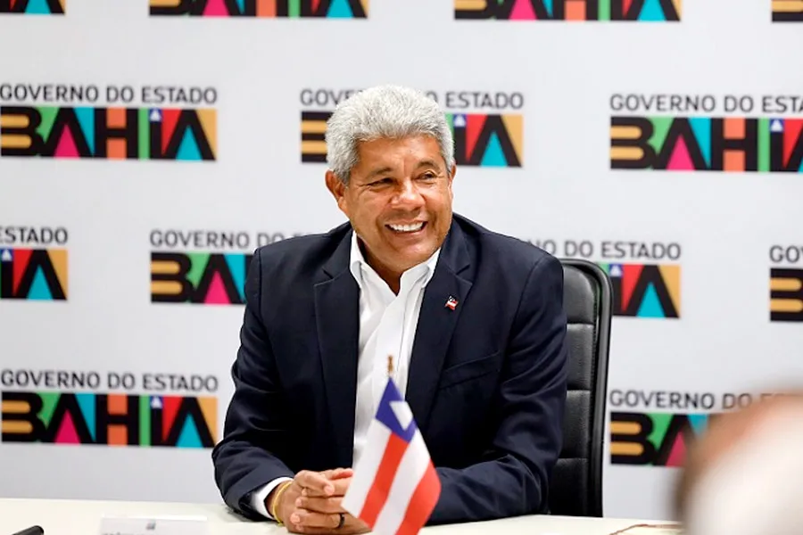 Jerônimo autoriza pavimentação de 20 quilômetros até o distrito de Pirajá, em Itamaraju