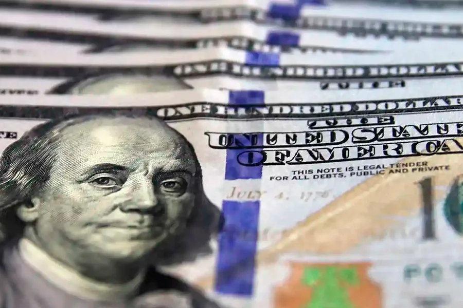 Dólar cai para R$ 5,07, no menor nível em um mês