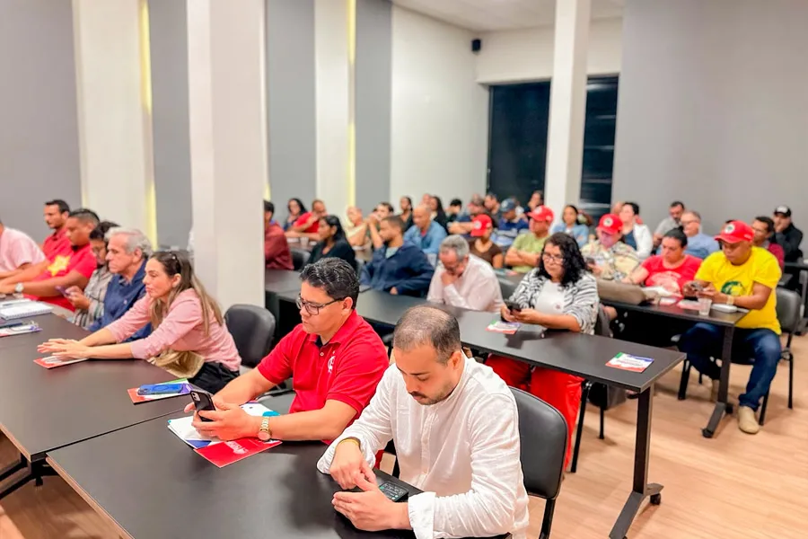 Anfiteatro, arena esportiva e nova escola de tempo integral são algumas das propostas apresentadas para Teixeira de Freitas no PGP Anfiteatro, arena esportiva e nova escola de tempo integral são algumas das propostas apresentadas para Teixeira de Freitas no PGP