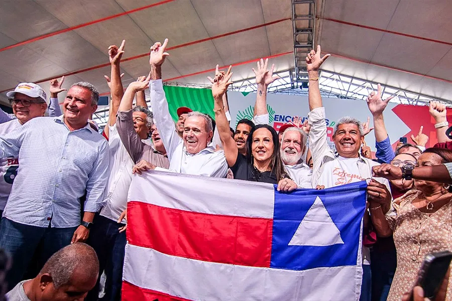 “Extremo Sul nunca recebeu tanto investimento como nos nossos governos”, afirma Rui Costa, durante PGP em Teixeira de Freitas “Extremo Sul nunca recebeu tanto investimento como nos nossos governos”, afirma Rui Costa, durante PGP em Teixeira de Freitas