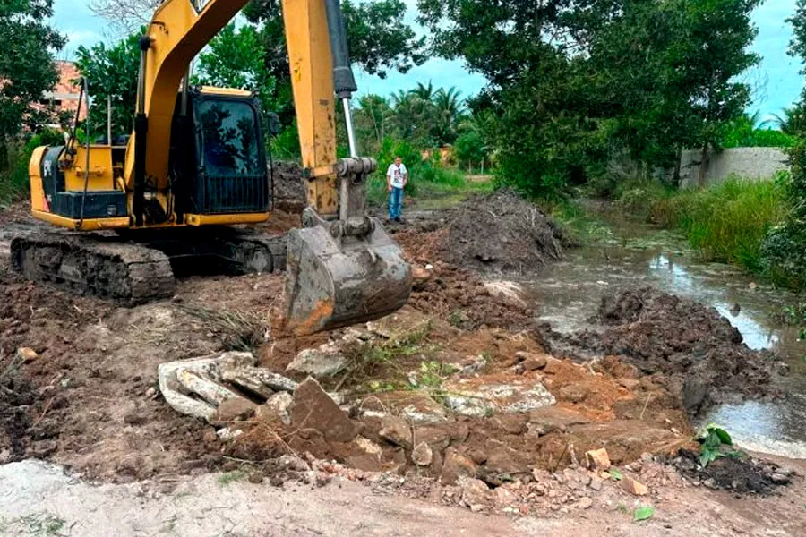 Prefeitura de Mucuri elimina antiga vala a céu aberto com obra de drenagem no bairro Beira Rio Prefeitura de Mucuri elimina antiga vala a céu aberto com obra de drenagem no bairro Beira Rio