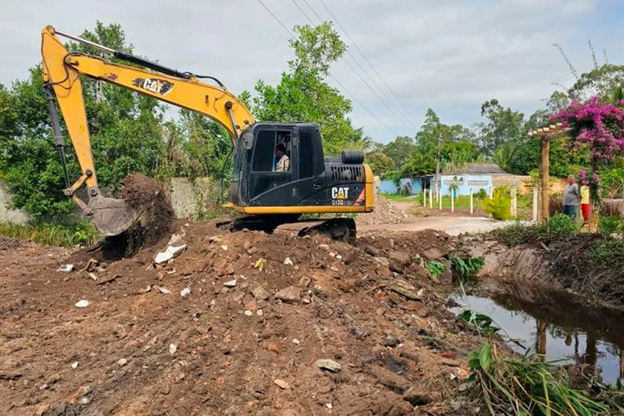 Prefeitura de Mucuri elimina antiga vala a céu aberto com obra de drenagem no bairro Beira Rio Prefeitura de Mucuri elimina antiga vala a céu aberto com obra de drenagem no bairro Beira Rio