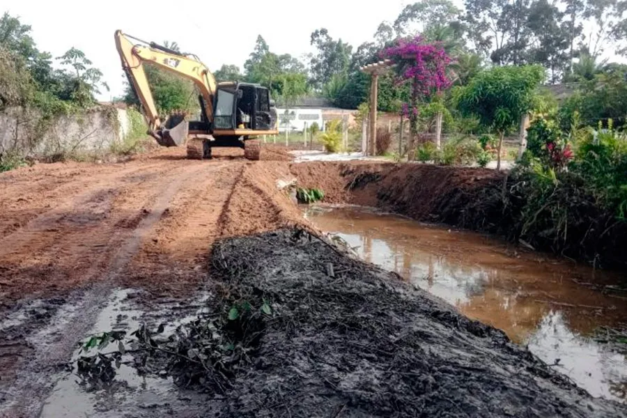 Prefeitura de Mucuri elimina antiga vala a céu aberto com obra de drenagem no bairro Beira Rio Prefeitura de Mucuri elimina antiga vala a céu aberto com obra de drenagem no bairro Beira Rio