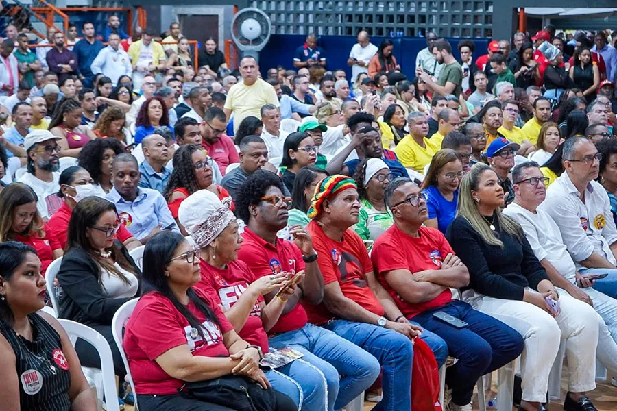 Governador Jerônimo Rodrigues demonstra força e reúne lideranças de Salvador Governador Jerônimo Rodrigues demonstra força e reúne lideranças de Salvador