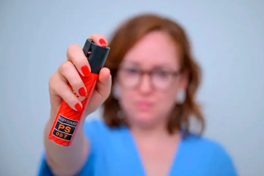 Lei autoriza venda de spray de pimenta para segurança das mulheres