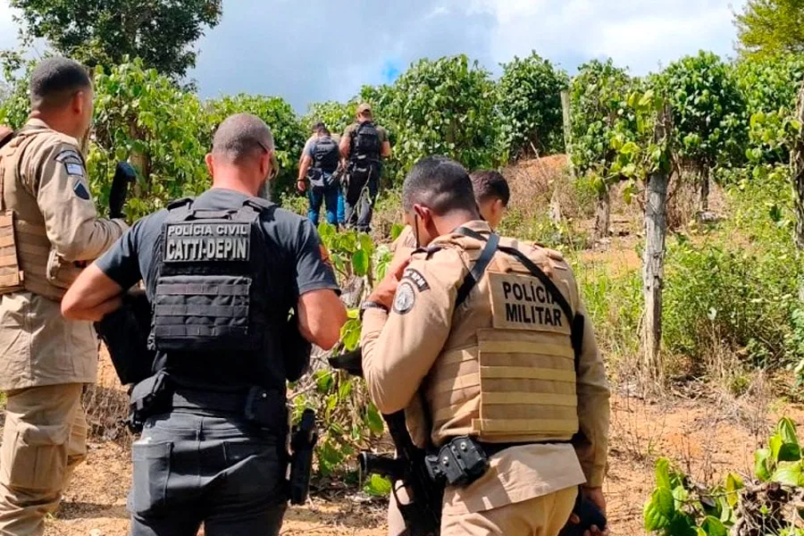 Operação policial faz buscas por dois jovens desaparecidos desde 20 de julho em Itabela