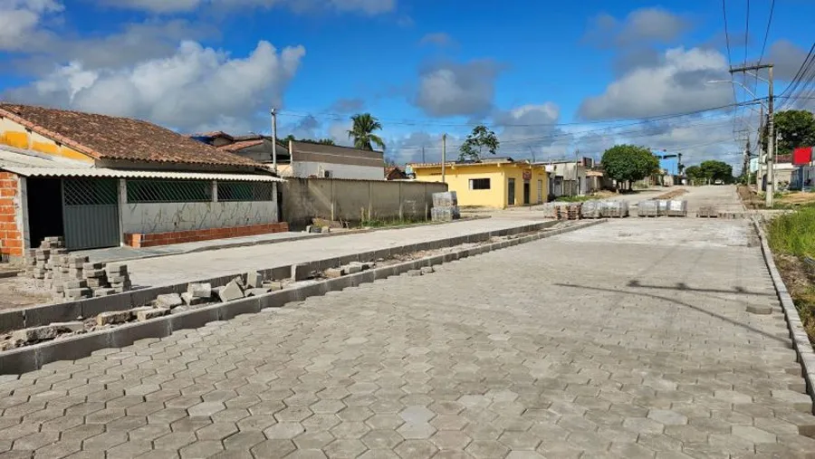 Concluída nova etapa de pavimentação da Avenida Rio Mucuri, prefeitura avança na transformação urbana do bairro Triângulo Leal em Itabatã