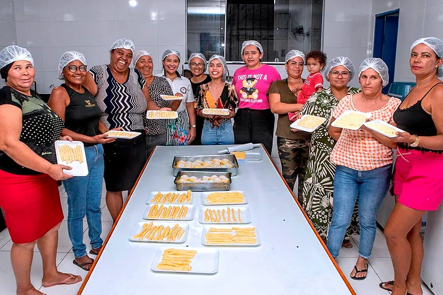 Caminhando para o Futuro leva oficina à Escola Municipal Alcenor Alves Barbosa