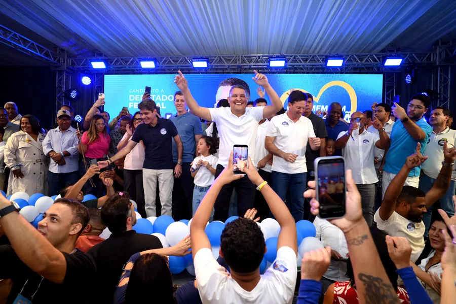Jonatas Santos reúne mais de 20 mil pessoas no lançamento de sua pré-candidatura a deputado federal Jonatas Santos reúne mais de 20 mil pessoas no lançamento de sua pré-candidatura a deputado federal