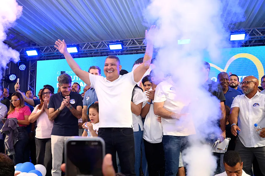 Jonatas Santos reúne mais de 20 mil pessoas no lançamento de sua pré-candidatura a deputado federal Jonatas Santos reúne mais de 20 mil pessoas no lançamento de sua pré-candidatura a deputado federal
