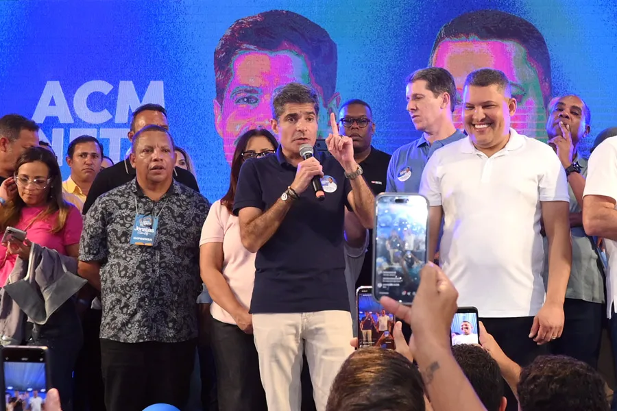 Jonatas Santos reúne mais de 20 mil pessoas no lançamento de sua pré-candidatura a deputado federal Jonatas Santos reúne mais de 20 mil pessoas no lançamento de sua pré-candidatura a deputado federal