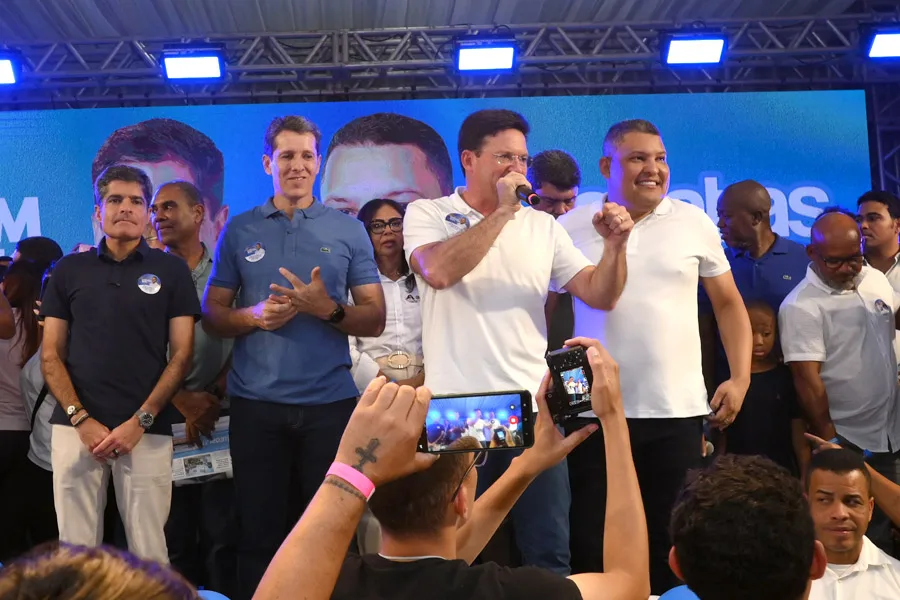 Jonatas Santos reúne mais de 20 mil pessoas no lançamento de sua pré-candidatura a deputado federal Jonatas Santos reúne mais de 20 mil pessoas no lançamento de sua pré-candidatura a deputado federal