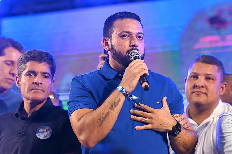 Jonatas Santos reúne mais de 20 mil pessoas no lançamento de sua pré-candidatura a deputado federal Jonatas Santos reúne mais de 20 mil pessoas no lançamento de sua pré-candidatura a deputado federal