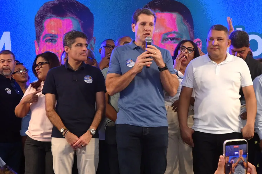 Jonatas Santos reúne mais de 20 mil pessoas no lançamento de sua pré-candidatura a deputado federal Jonatas Santos reúne mais de 20 mil pessoas no lançamento de sua pré-candidatura a deputado federal
