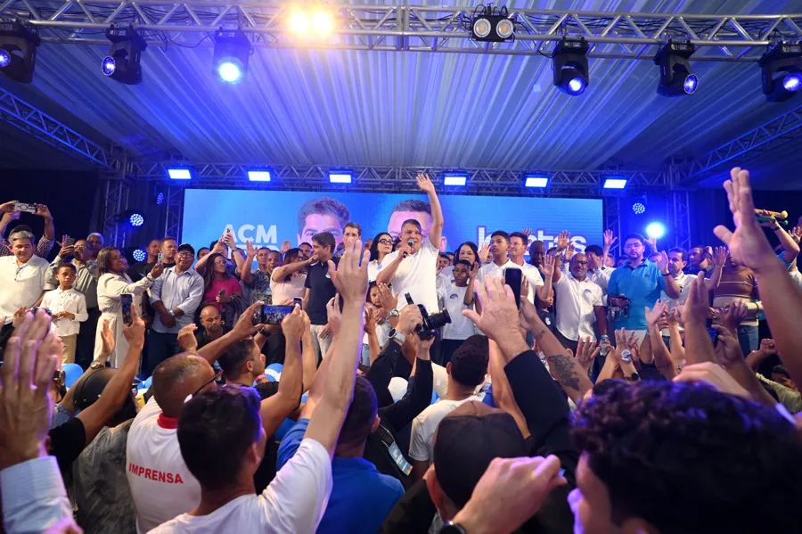 Jonatas Santos reúne mais de 20 mil pessoas no lançamento de sua pré-candidatura a deputado federal Jonatas Santos reúne mais de 20 mil pessoas no lançamento de sua pré-candidatura a deputado federal