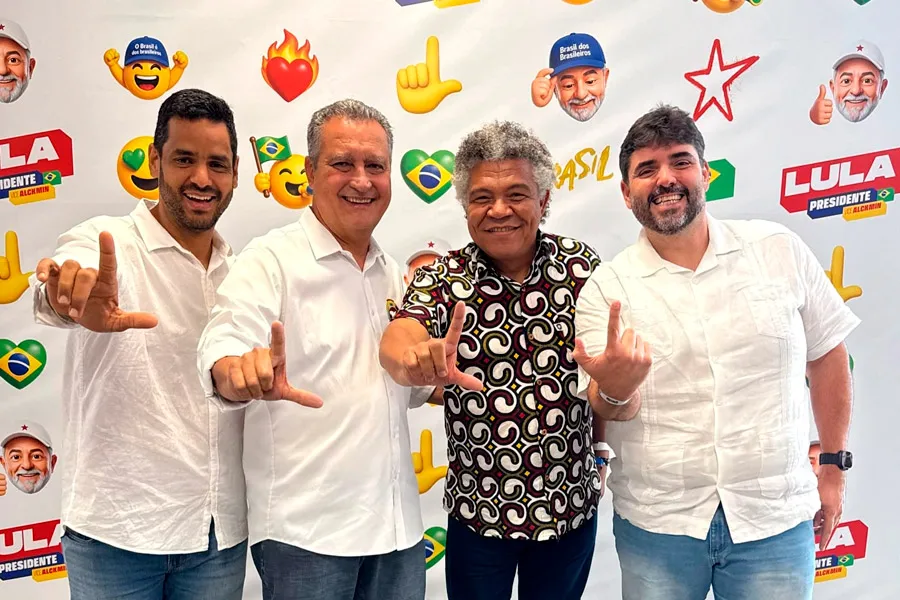 Presente na convenção de Lula, Rui reafirma meta de 5 milhões de votos de frente na Bahia para o presidente Presente na convenção de Lula, Rui reafirma meta de 5 milhões de votos de frente na Bahia para o presidente
