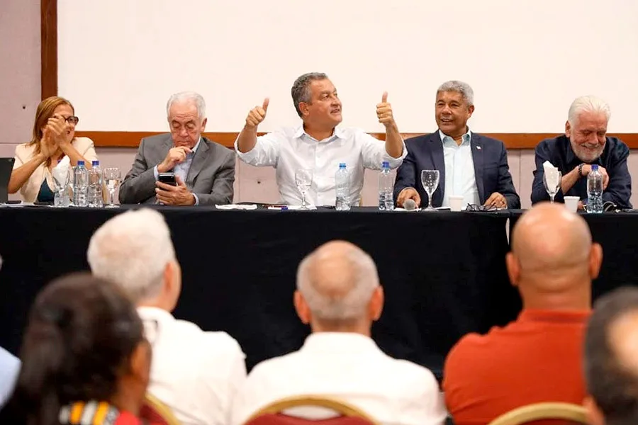 Bahia quer governador de mãos dadas com Lula, diz Rui Costa em reunião com prefeitos Bahia quer governador de mãos dadas com Lula, diz Rui Costa em reunião com prefeitos
