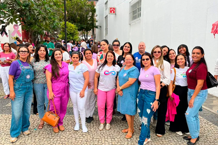 Prefeitura promove adesivaço contra a violência e intensifica campanha Agosto Lilás