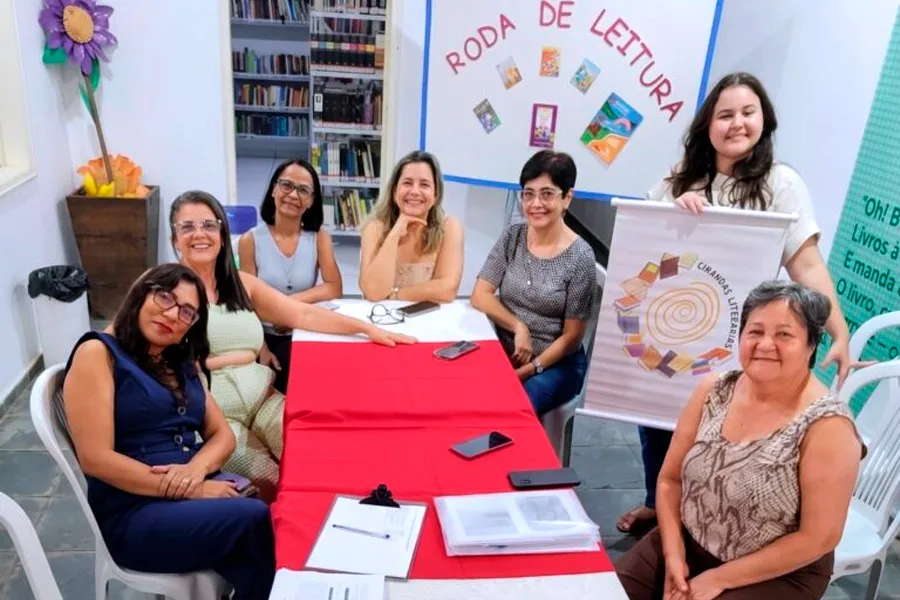 Projeto Cirandas Literárias promove mais um encontro de incentivo à leitura na Biblioteca Municipal Projeto Cirandas Literárias promove mais um encontro de incentivo à leitura na Biblioteca Municipal
