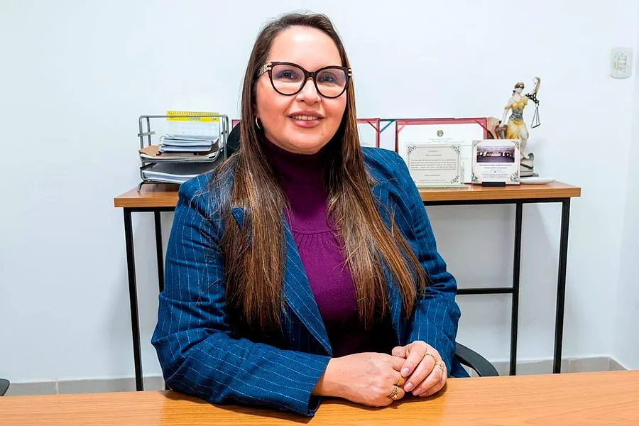 Presidente da Comissão em Defesa da Mulher fala sobre o Agosto Lilás em Teixeira de Freitas