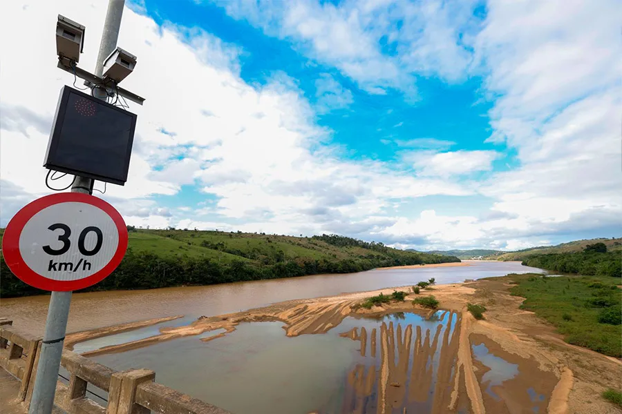 Obras da nova ponte sobre o Rio Jequitinhonha chegam a 65% de execução Obras da nova ponte sobre o Rio Jequitinhonha chegam a 65% de execução