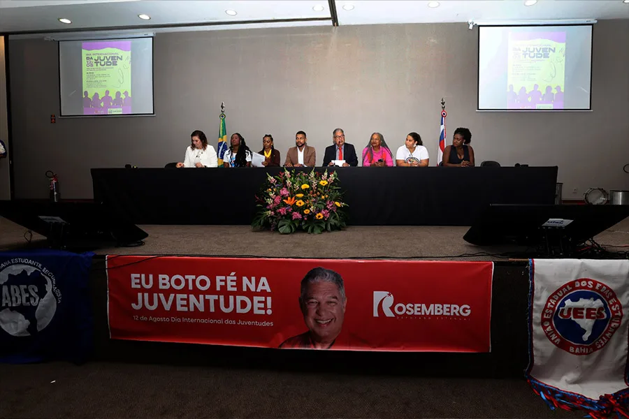 Juventude baiana discute participação social e políticas públicas em ato na Alba