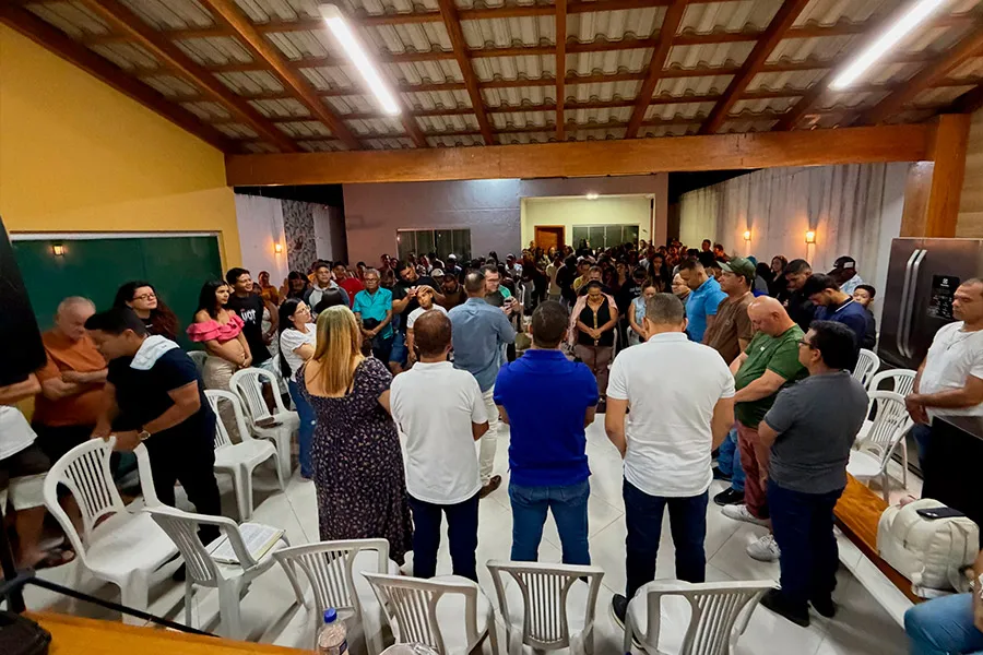 Jonatas Santos reúne lideranças em encontro político com vereador Adriano Souza
