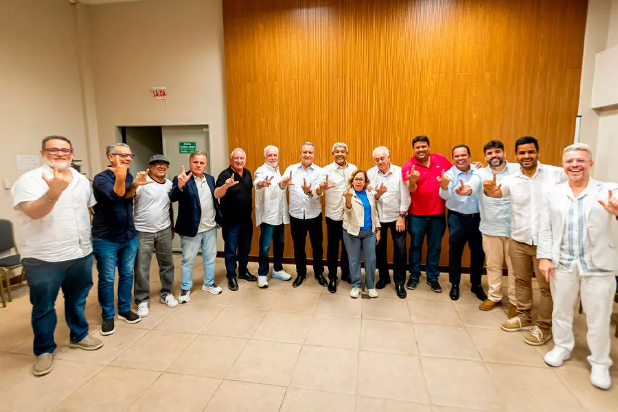 Jerônimo reúne conselho político e anuncia Adolpho Loyola como coordenador-geral da campanha