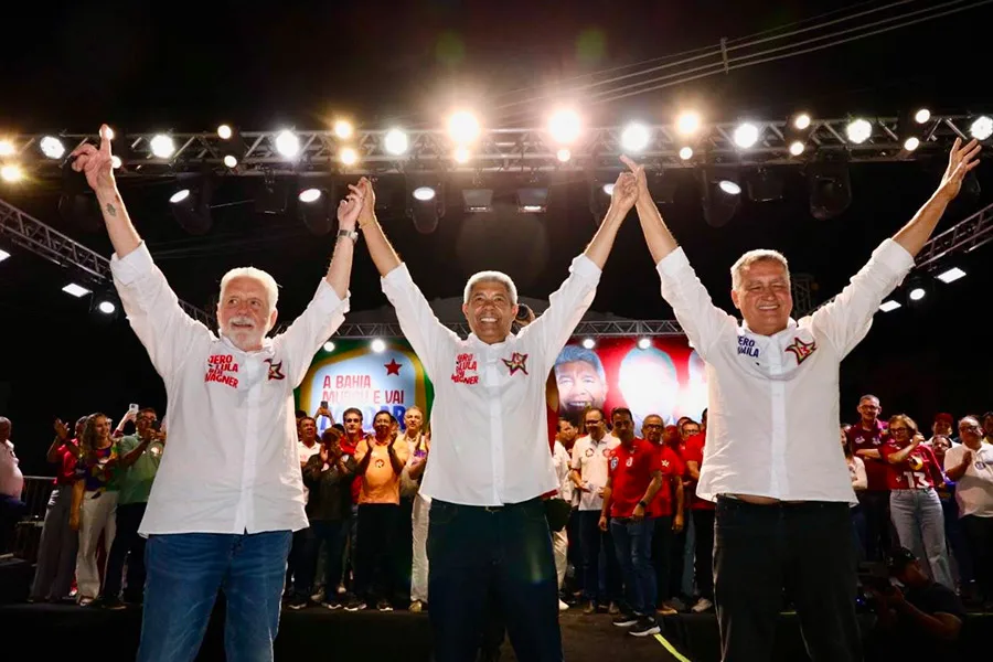 Jerônimo lota a Praça do Feijão com mais de 20 mil pessoas e abre campanha no interior com força do Time de Lula
