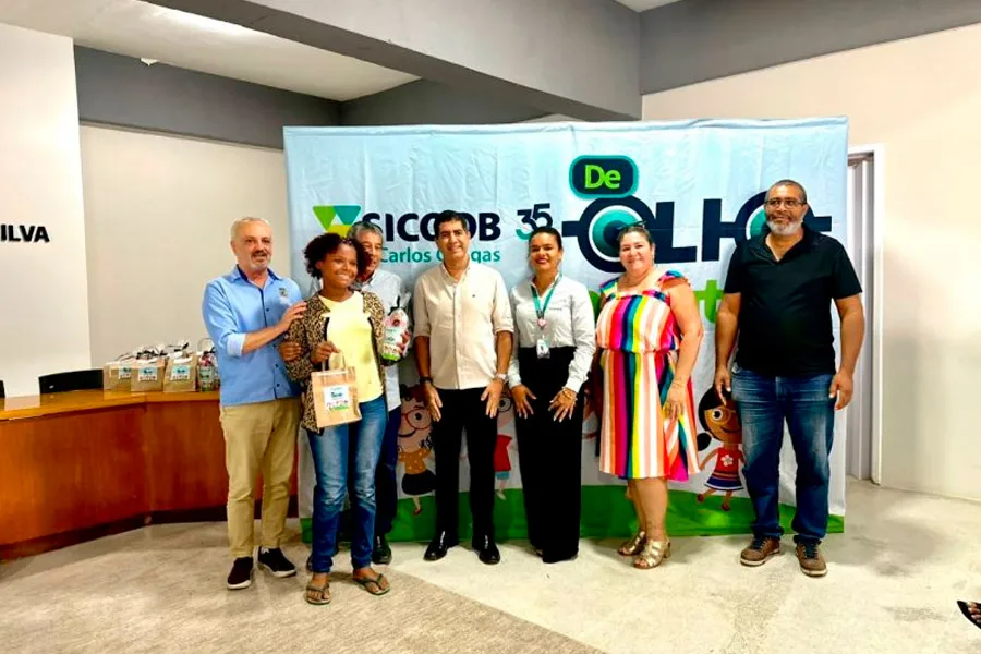 Projeto De Olho no Futuro beneficia estudantes da rede municipal com entrega de óculos em Mucuri
