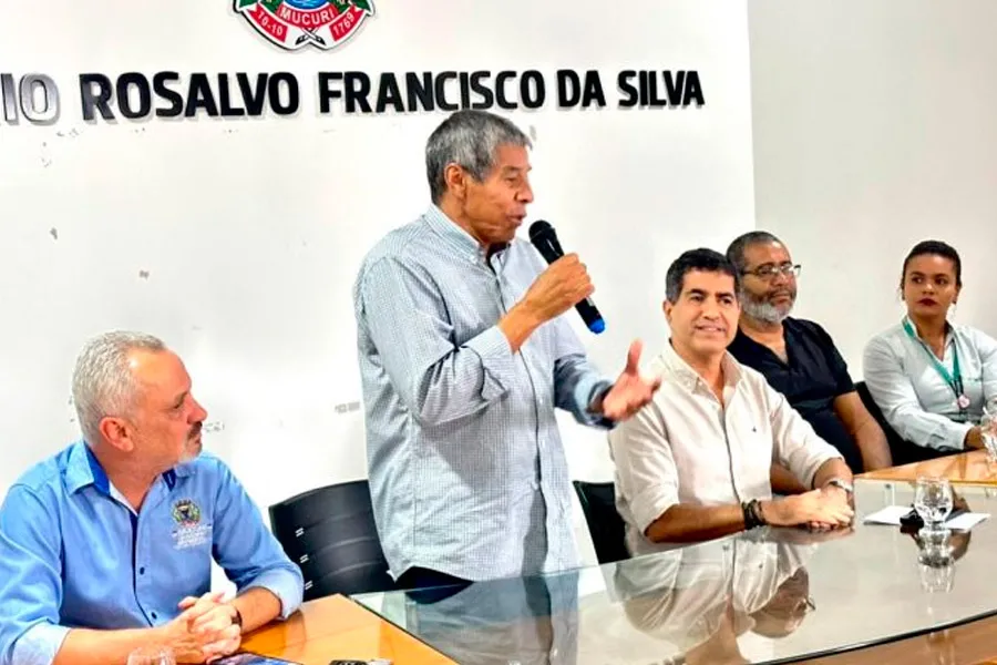 Projeto De Olho no Futuro beneficia estudantes da rede municipal com entrega de óculos em Mucuri