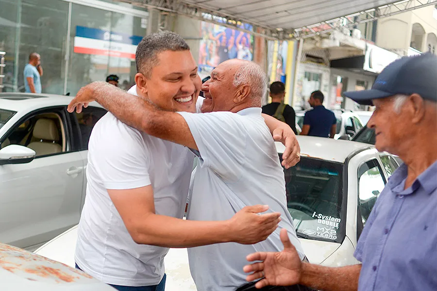 Tá mudando a cena: adesivaço de Jonatas Santos mobiliza Teixeira de Freitas Tá mudando a cena: adesivaço de Jonatas Santos mobiliza Teixeira de Freitas