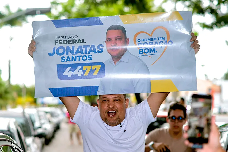 Tá mudando a cena: adesivaço de Jonatas Santos mobiliza Teixeira de Freitas Tá mudando a cena: adesivaço de Jonatas Santos mobiliza Teixeira de Freitas