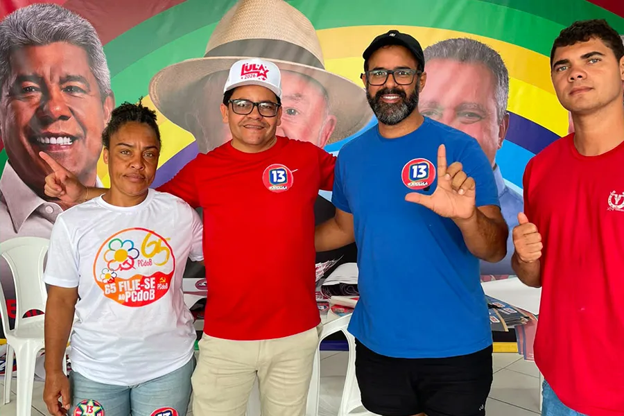 Adesivaço reúne militância e apoiadores e abre calendário da campanha do PT em Teixeira de Freitas