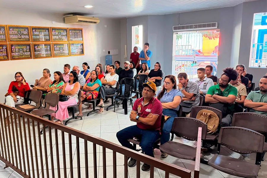 Medeiros Neto debate futuro do município durante apresentação do novo Plano Diretor Municipal Medeiros Neto debate futuro do município durante apresentação do novo Plano Diretor Municipal