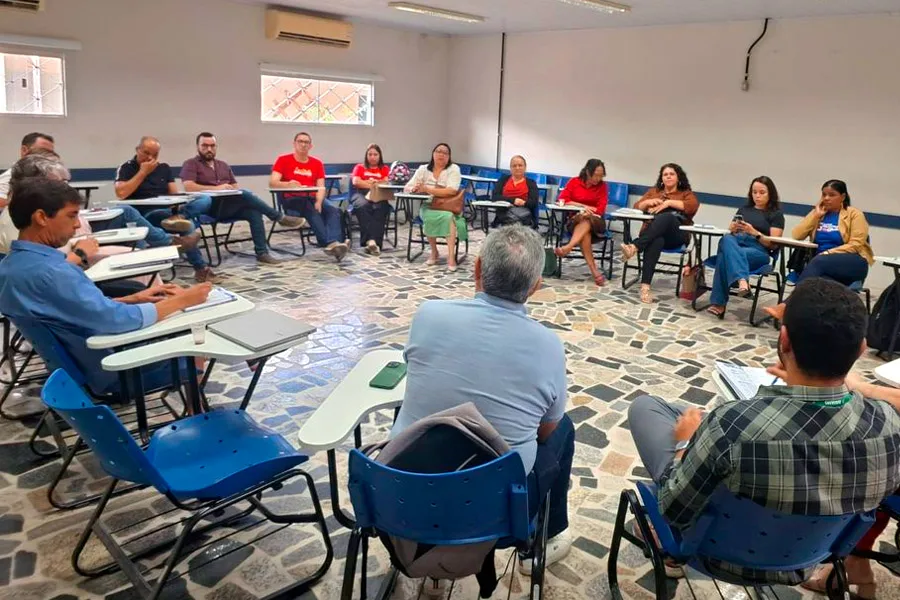 Comissão gestora do Plano Municipal de Educação realiza reunião de trabalho na UNEB