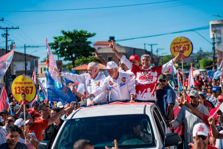 Após ato histórico em Feira de Santana, Jerônimo leva onda vermelha para mais cidades do interior